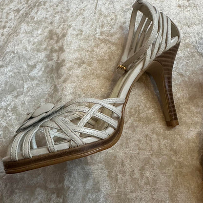 Vintage floral white sandals