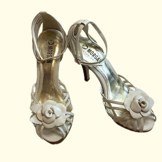 Vintage floral white sandals